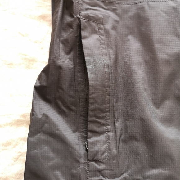 Black Patagonia Torrentshell - Picture 6 of 11